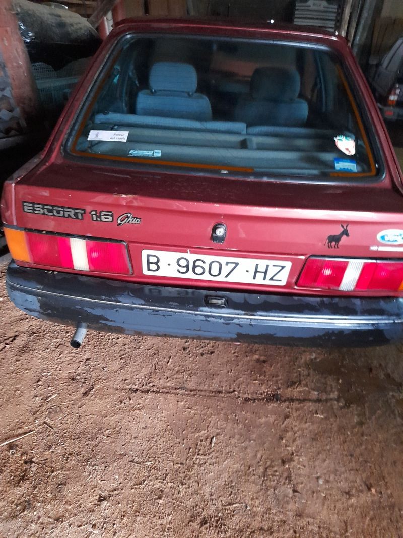 Ford Escort 1987 - foto 1