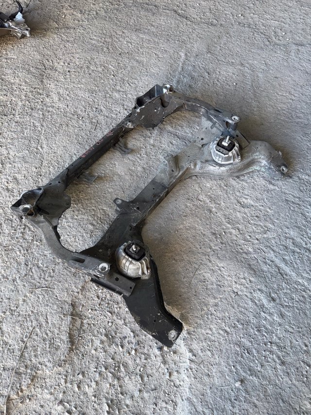 sub chasis bmw serie 1 e82 462213102
