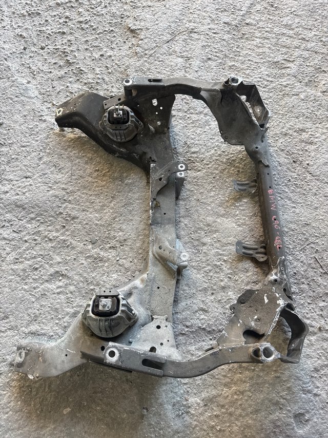 sub chasis bmw serie 1 e82 462213102