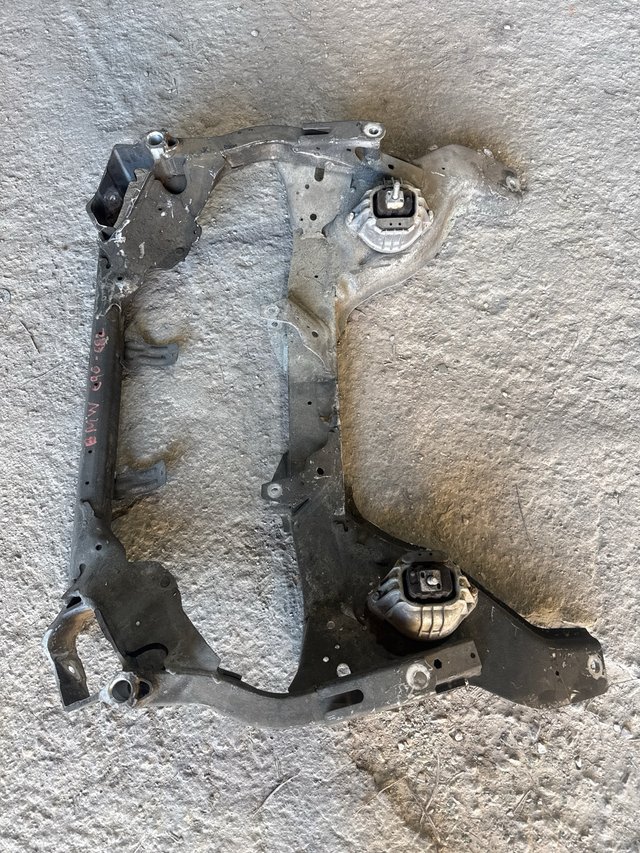 sub chasis bmw serie 1 e82 462213102
