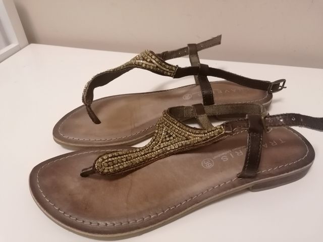 Sandalias  esclavas para mujer con pedreria.
