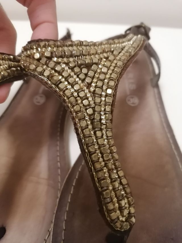 Sandalias  esclavas para mujer con pedreria.