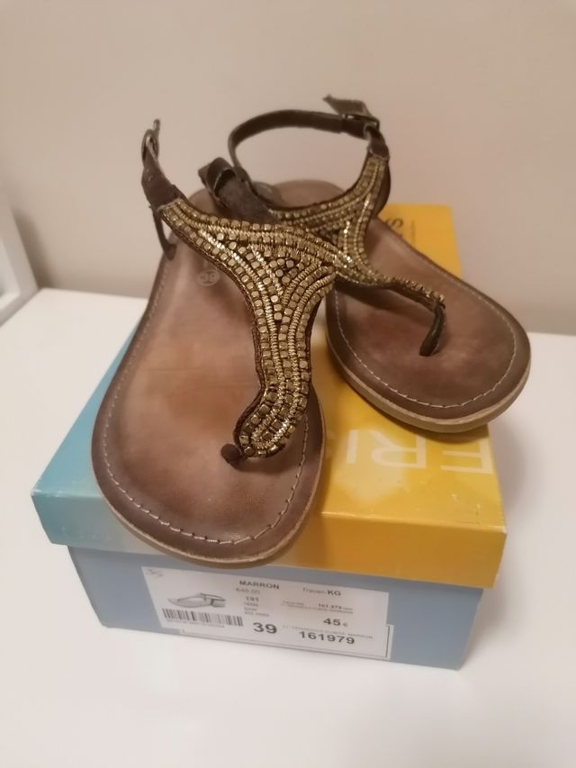 Sandalias  esclavas para mujer con pedreria.