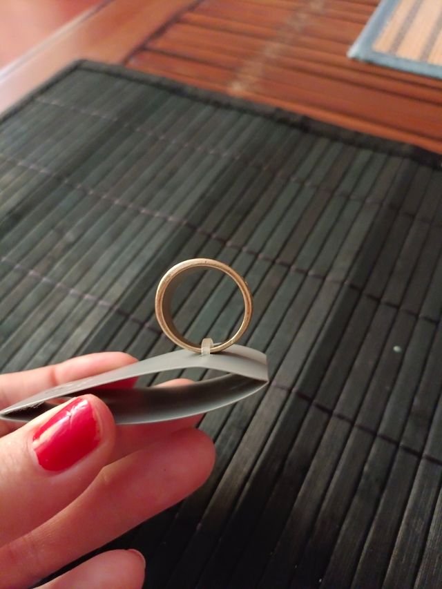 Anillo dorado Parfois.