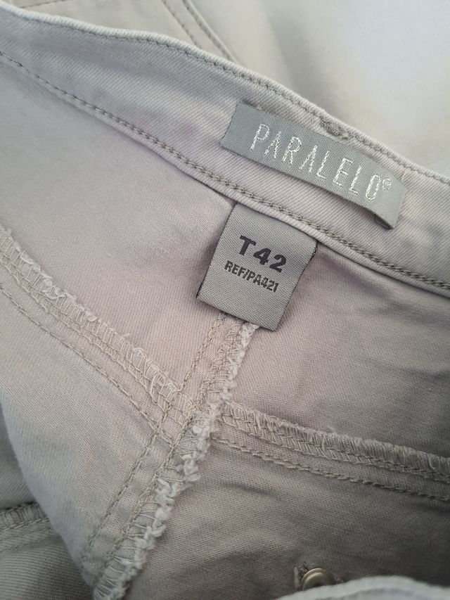Pantalón gris de mujer, talla 42, de Paralelo.