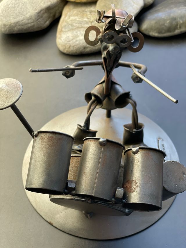 Decoración baterista de metal