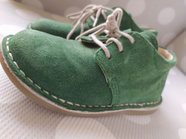 Zapatos/ Botas niño verdes 24