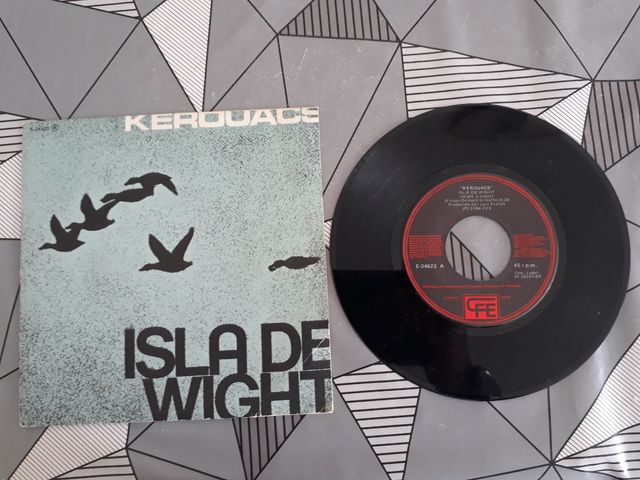 Vendo 8 vecchi dischi in vinile.