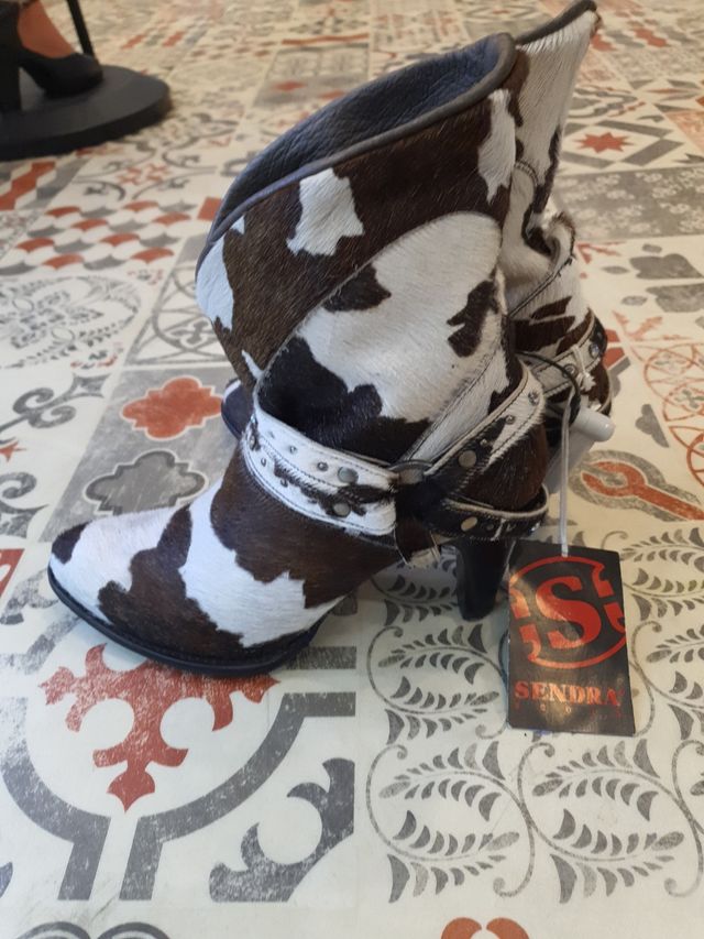 Stivaletti Sendra in pelle bovina