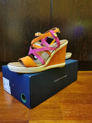 Sandalias Wedges Tommy Hilfiger, diseño exclusivo
