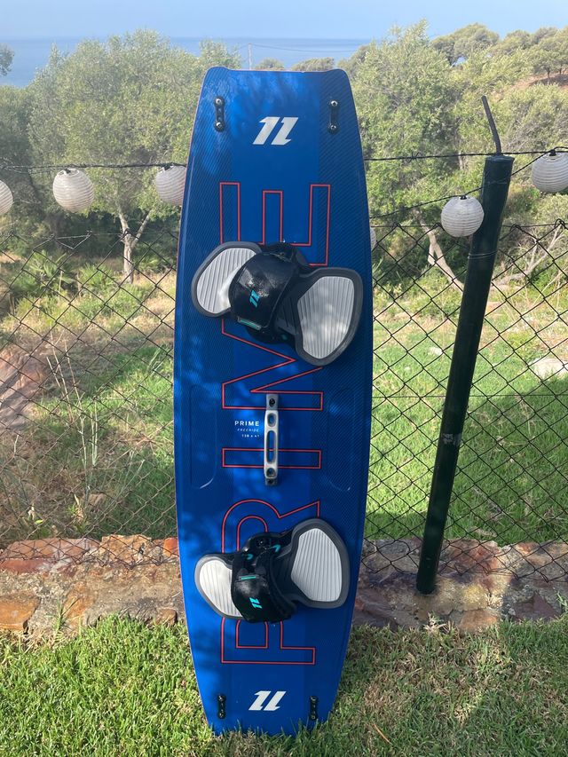 Tabla kitesurf north prime 138x41 de segunda mano por 400 EUR en