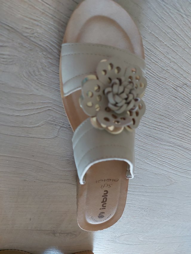 calzature INBLU numero 40
