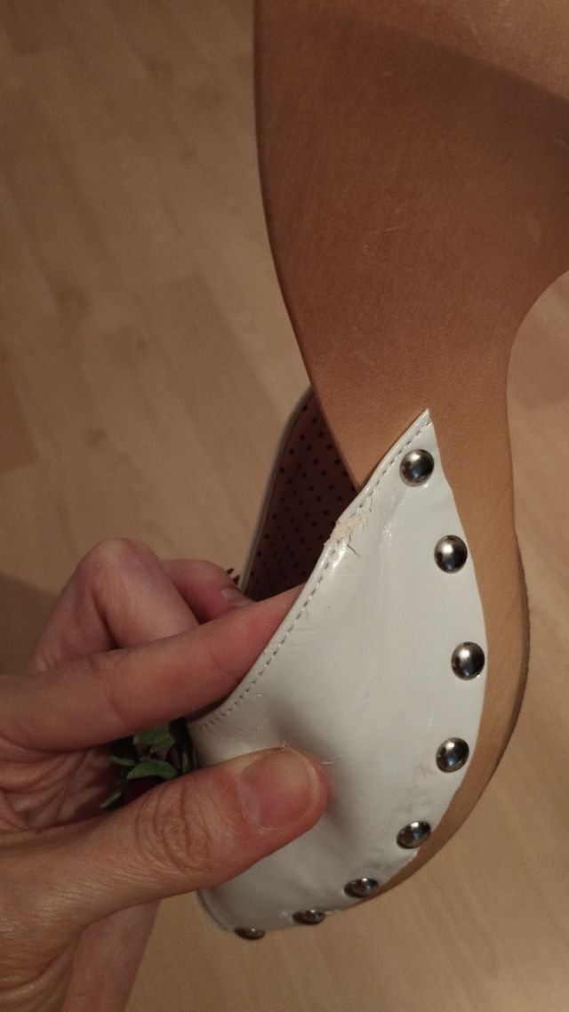 Espectaculares zuecos de Fornarina color blanco