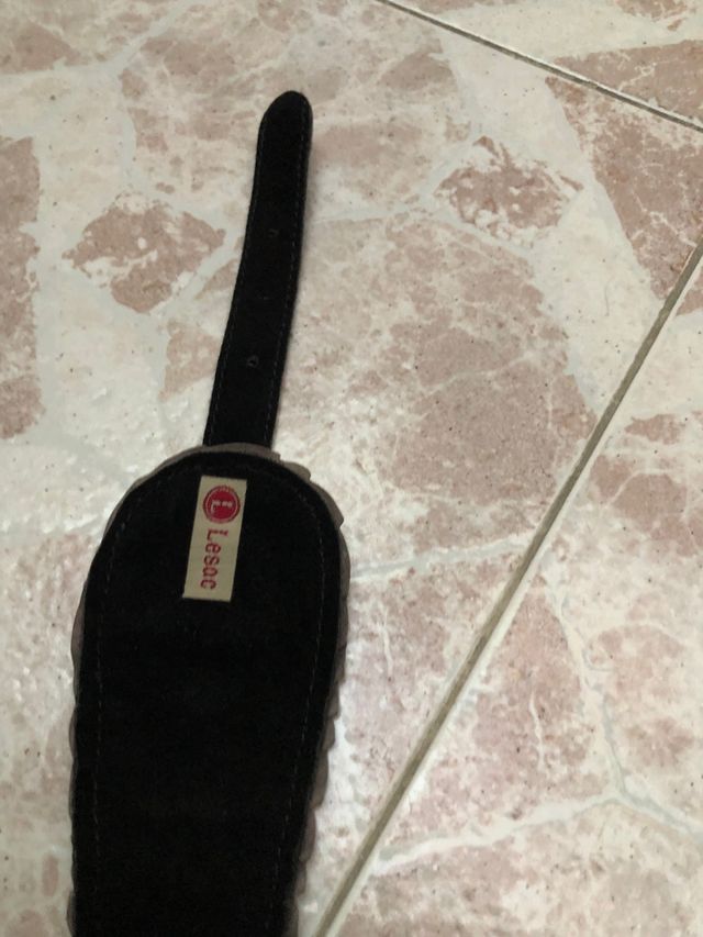 Cinturón que simula piel de serpiente