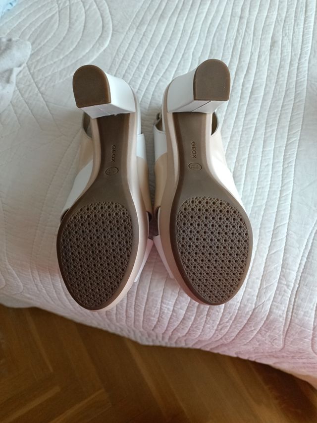 Sandalias Geox sin estrenar.38