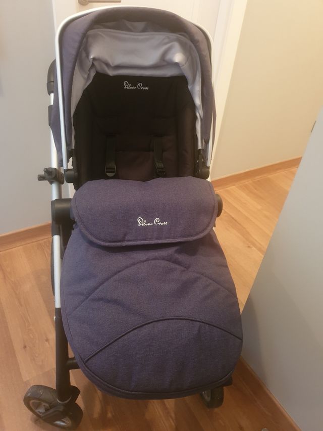 Carro bebe niño/a  marca Silver Cross.