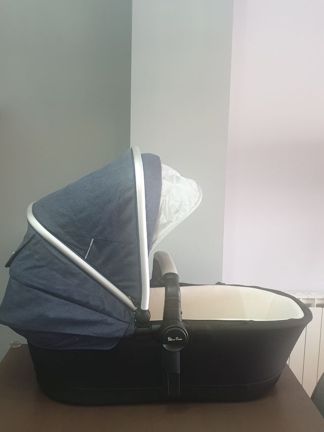 Carro bebe niño/a  marca Silver Cross.