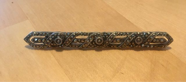 Broche modernista (Yorkshire)