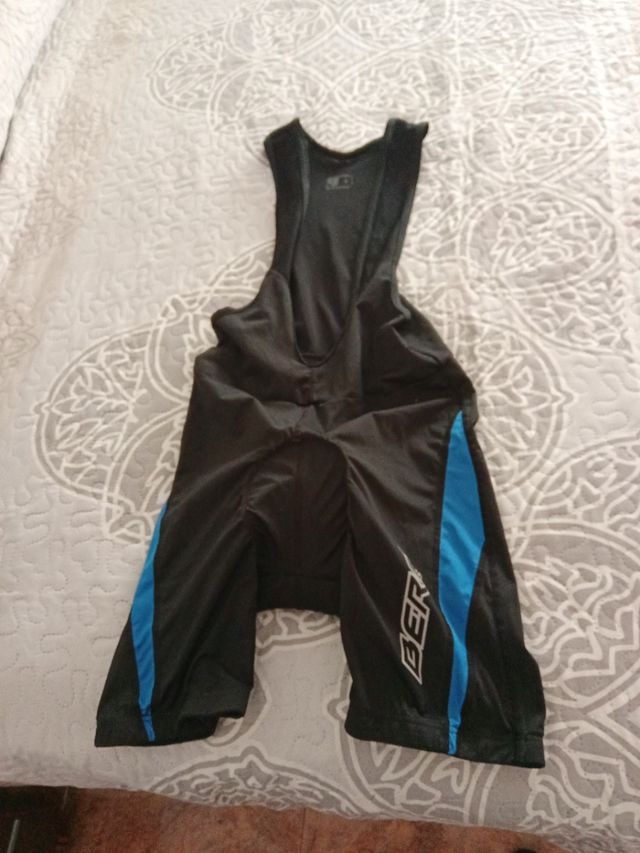 las 3 prendas están como nuevas 