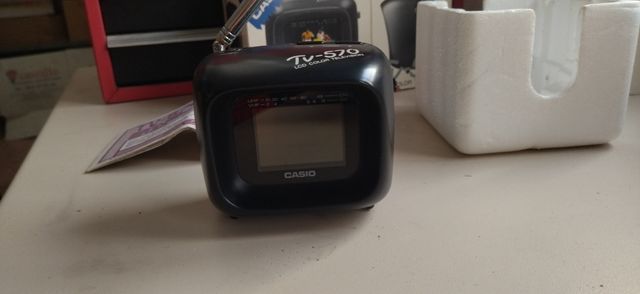 Televisor Casio de 2,2 pulgadas antiguo
