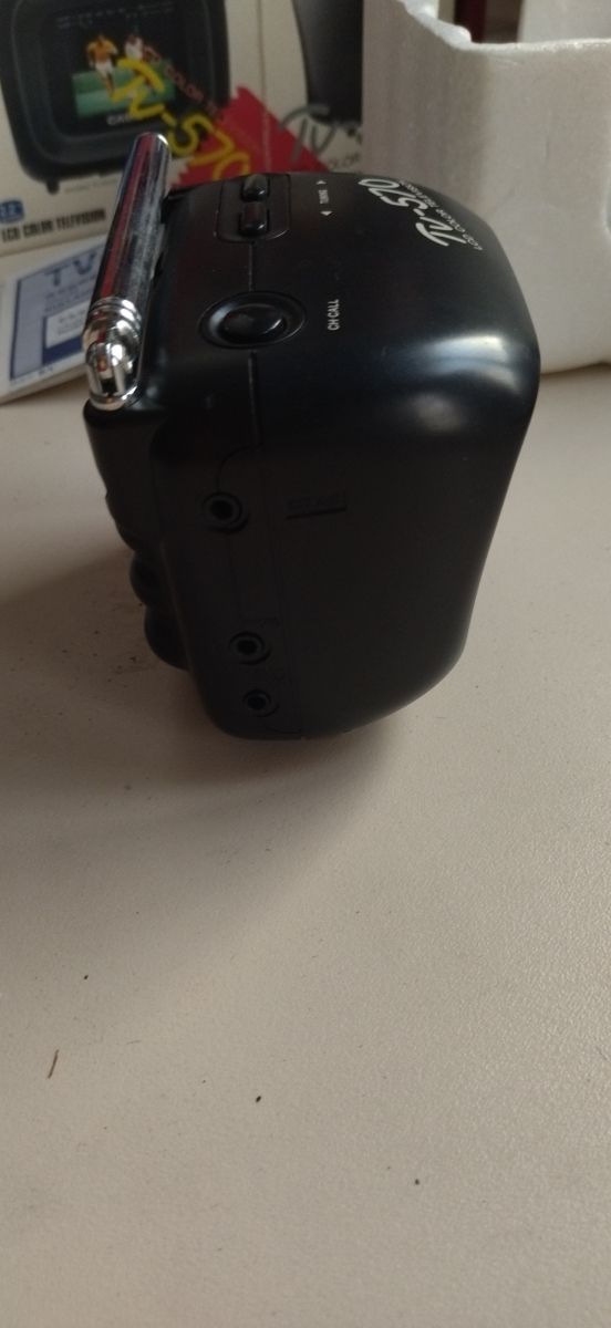 Televisor Casio de 2,2 pulgadas antiguo