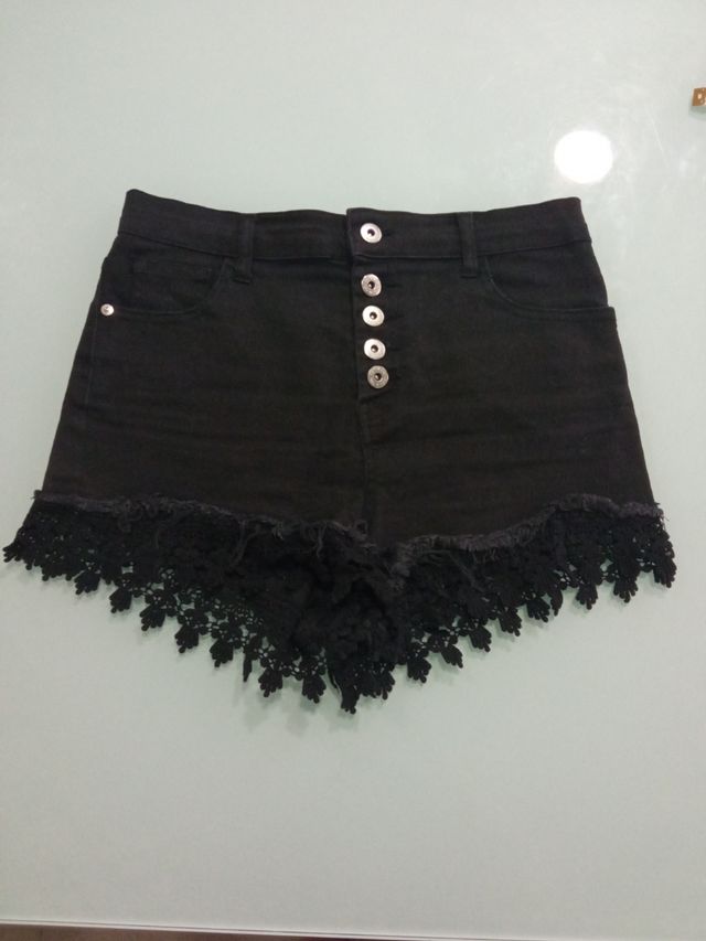 Pantalón corto negro