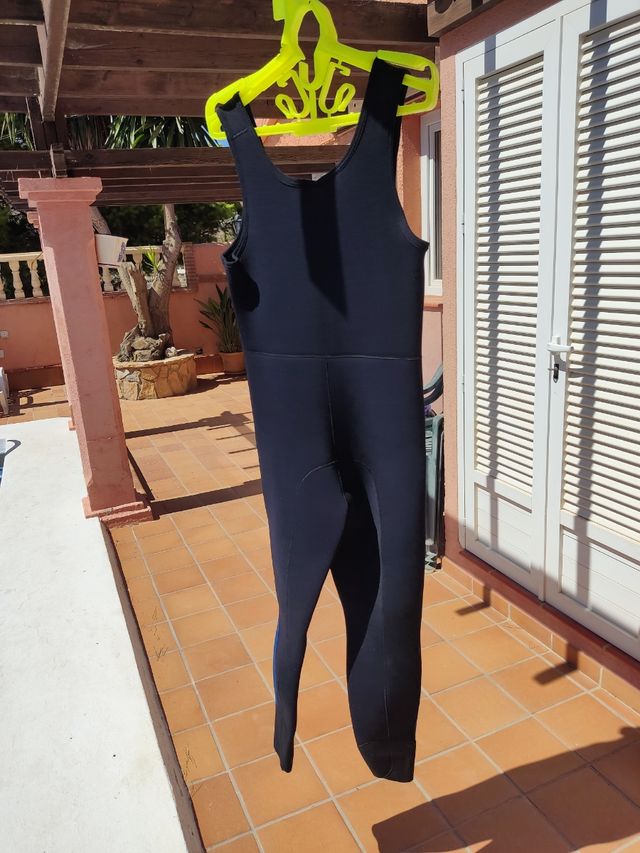 traje buzo Talla L, 5"grosor