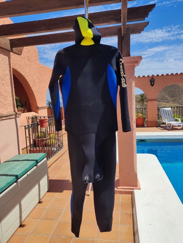 traje buzo Talla L, 5"grosor