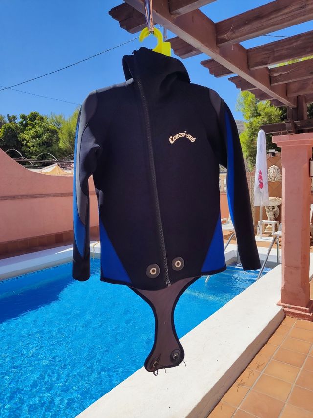 traje buzo Talla L, 5"grosor