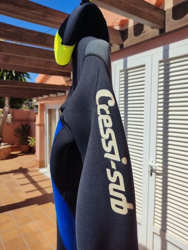 traje buzo Talla L, 5"grosor