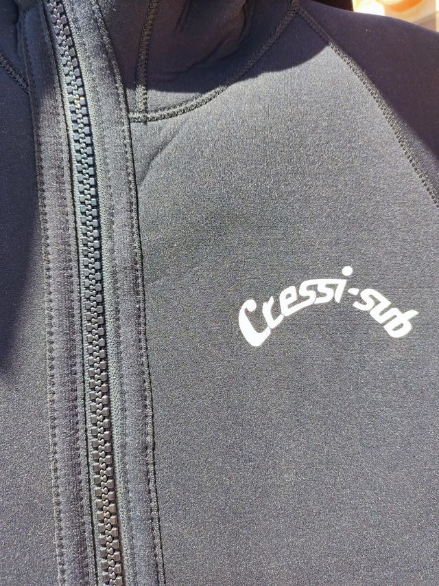 traje buzo Talla L, 5"grosor