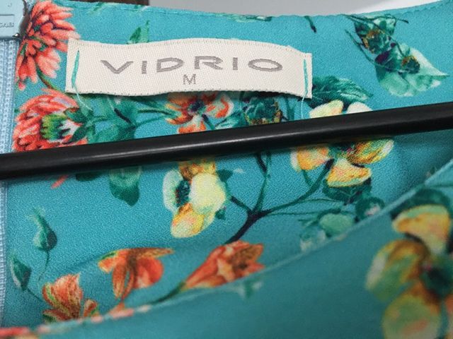 Vestido nuevo, talla M, con flores