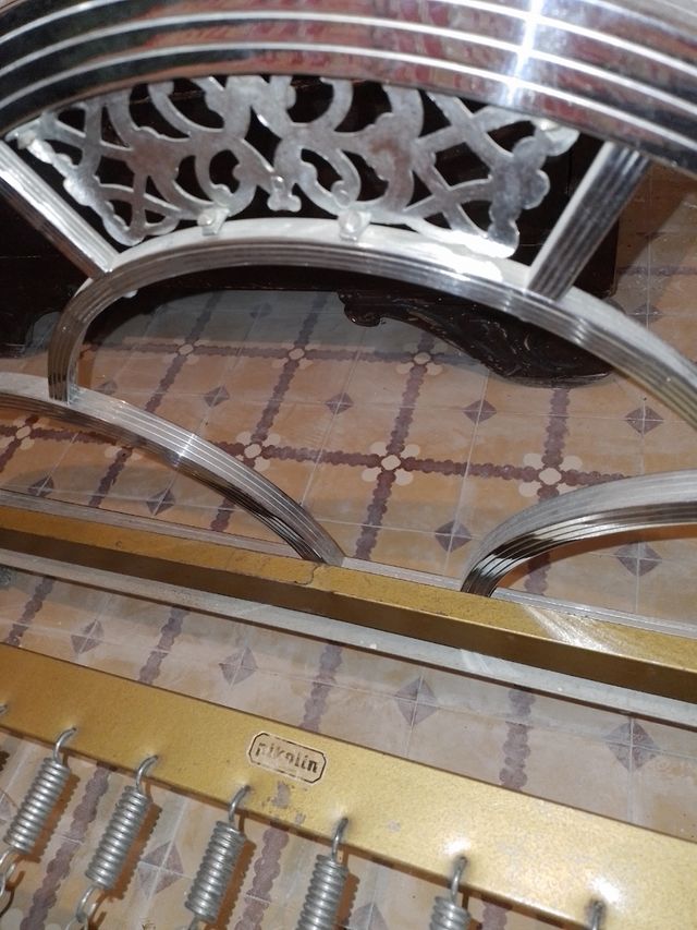 Cama niquel años 70, de 1,20 cm.