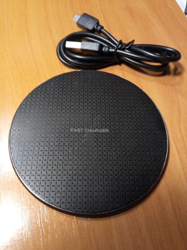 Cargador inalámbrico totalmente nuevo sin uso