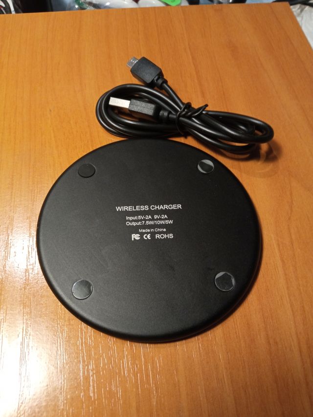 Cargador inalámbrico totalmente nuevo sin uso