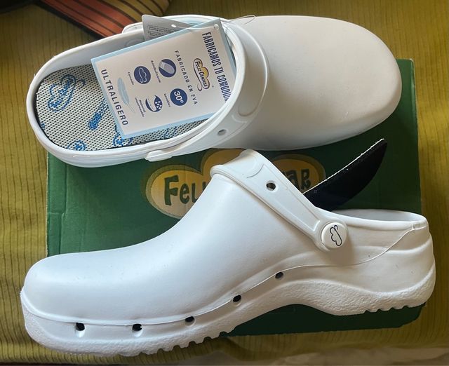Zuecos blancos ultraligeros nuevos