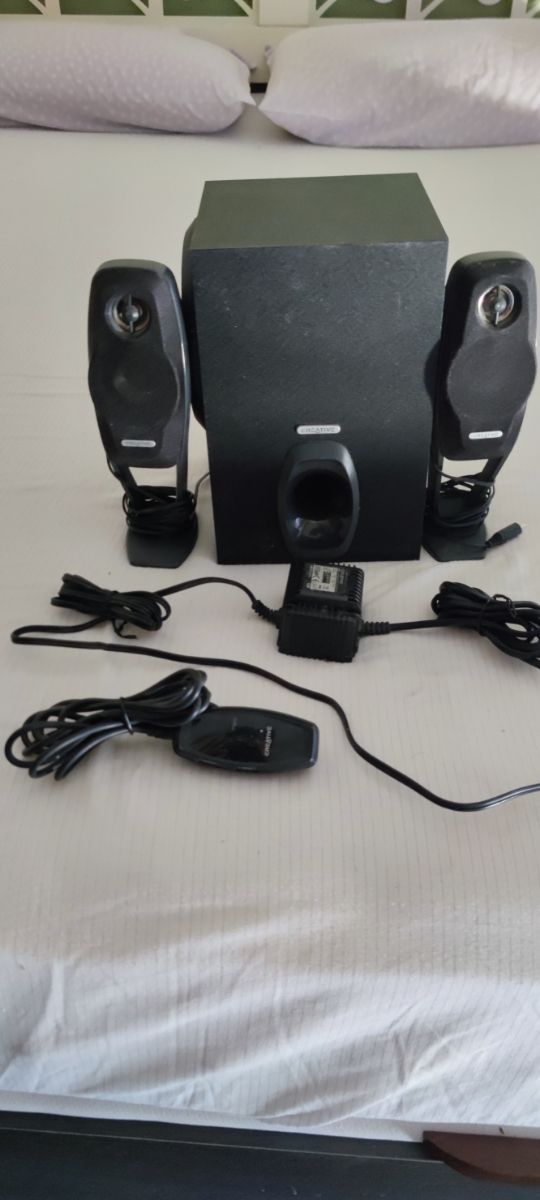 altavoces Logitech 2.1 buen estado