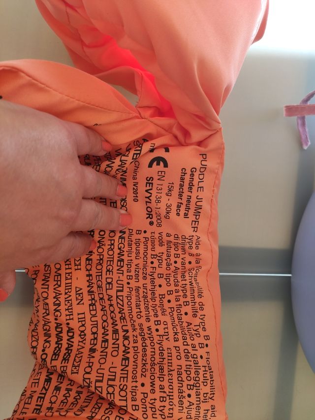 FLOTADOR DE PECHO Y MANGUITOS