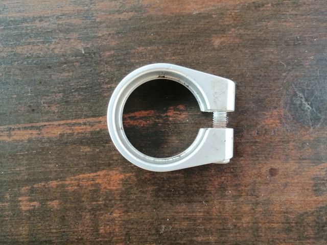 Abrazadera sillín super ligera