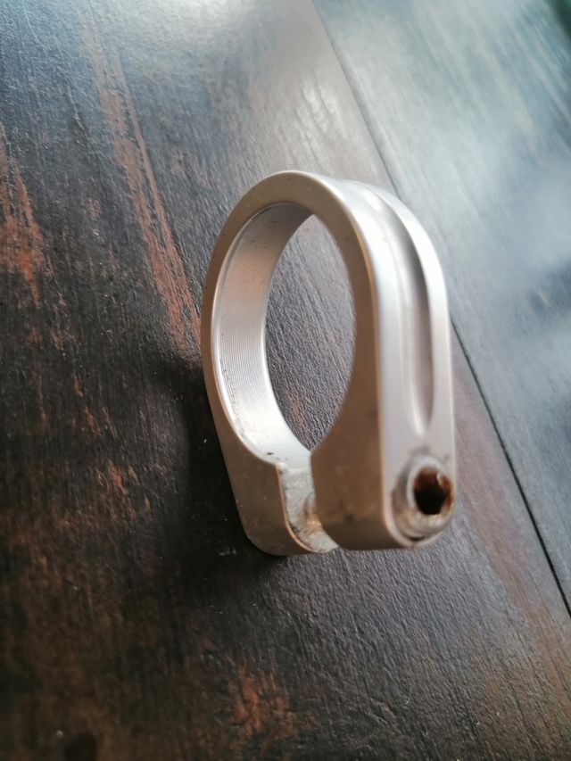 Abrazadera sillín super ligera