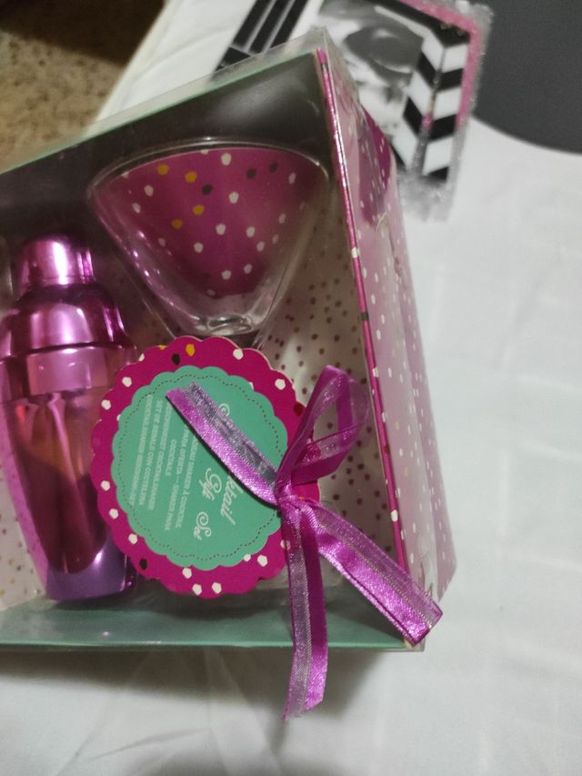 kit coctelera rosa+vaso cóctel