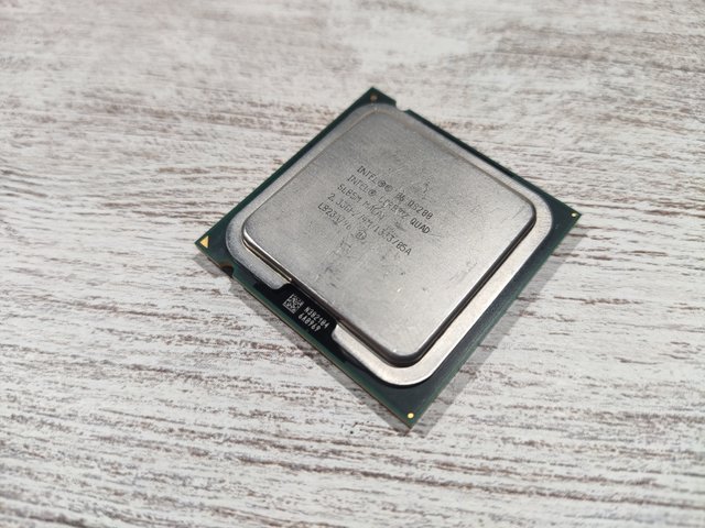 Processore Core 2 Quad Q8200 (775)