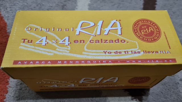 Menorquinas nuevas, con etiqueta, número 22