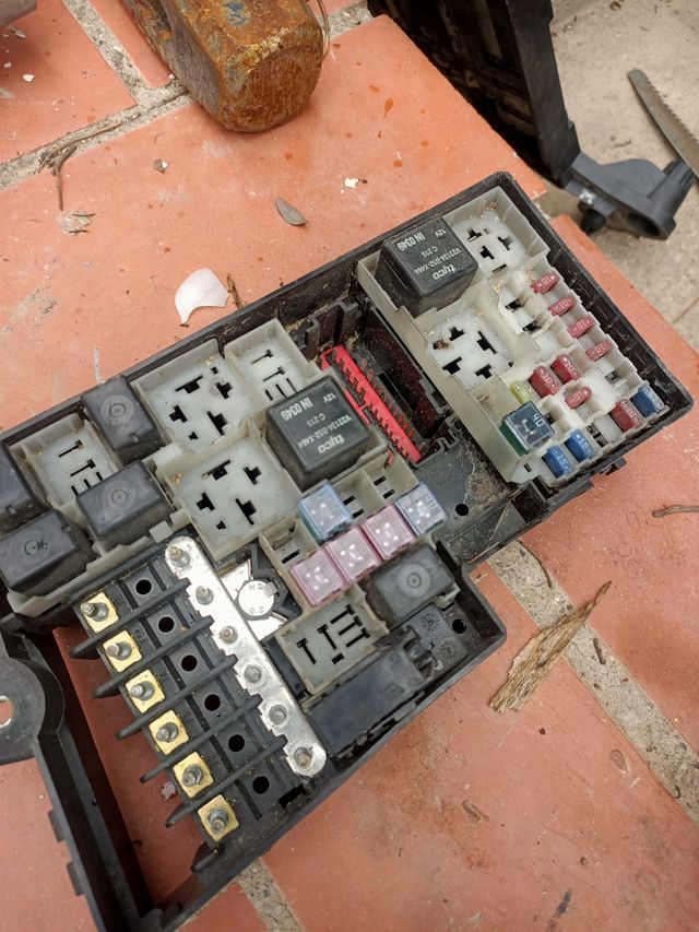 fusibleras mazda 3 año 2005