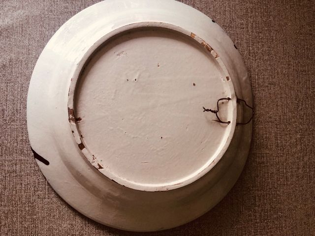 Plato  de cerámica  granadina fajalauza.