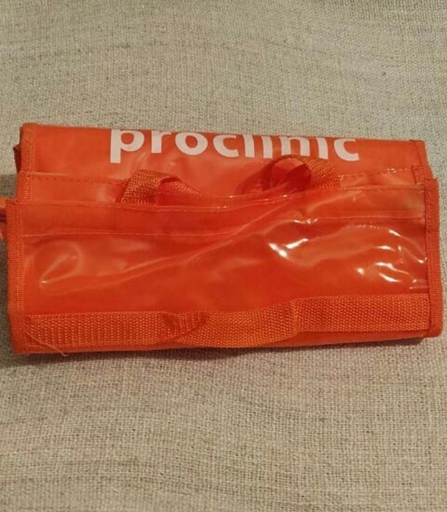 Bolsa de plástico plegable con ruedas pequeña