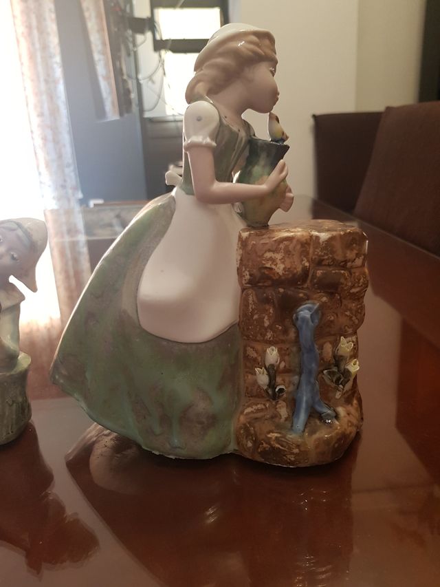 Figuras de porcelana de la firma Inglés Valencia