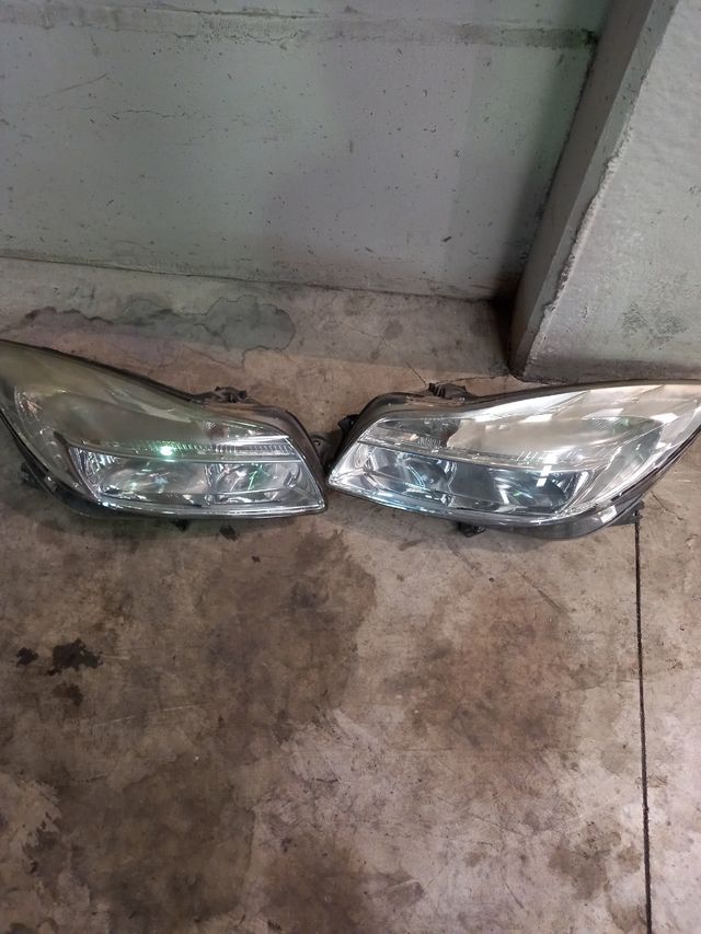 faro derecho delantero Opel Insignia