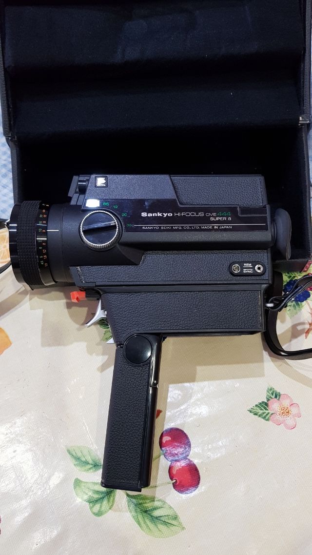 Tomavistas y Proyector Súper 8. Sankyo.