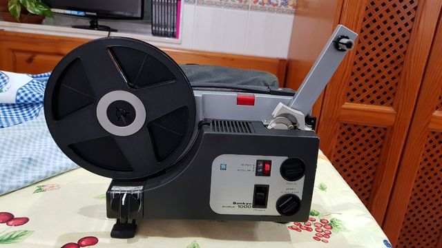 Tomavistas y Proyector Súper 8. Sankyo.